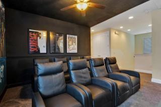 491-8-LD-Private Pool with Game and Movie - 8