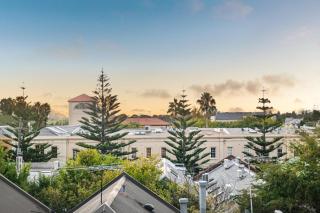 Beachside Gem with Gorgeous Views & Cafes Steps Away! - 7