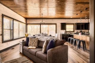 New listing! New Property! Topmost Cabin with Awesome Views! Hot Tub, Minutes to Dollywood! - Sevierville - 1