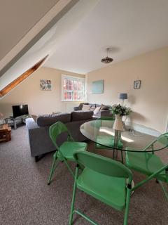 Silverdale Holiday Apartments - 1