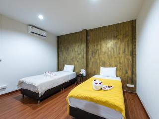 The City Yaowarat Hotel - - 2