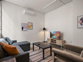 CozySuites NLG w pool bowling alley sauna #29 - Minneapolis - 8
