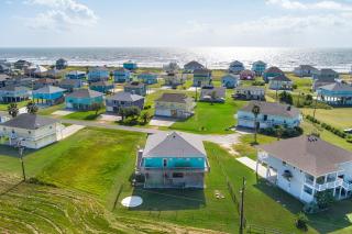 Coastal Retreat of Crystal Beach home - Crystal Beach - 9