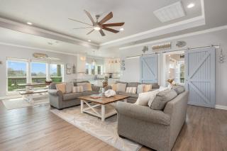 Coastal Retreat of Crystal Beach home - Crystal Beach - 5