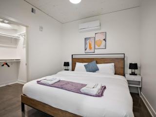 CozySuites NLG with pool bowling alley sauna #30 - Minneapolis - 3