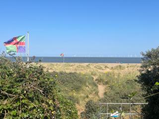 Seaside Haven Retreat - 2 Bedroom Apartment - Skegness - 8