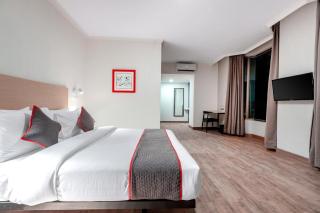 Super OYO Townhouse 2 Hotel Gunung Sahari - 3