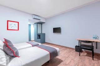 Super OYO Townhouse 2 Hotel Gunung Sahari - Jacarta - 7