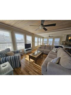 Oceanfront, Beach Badges-Equipment, Wifi, Decks, Hot Tub, Outdoor Shower, - North Beach - 4