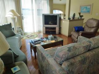 This Single Family Home Is Just A Few Houses From The Beach! All The Comforts Of Home Are Provided, Including A Washer-Dryer, Dishwasher, Gas, - Ship Bottom - 8