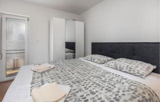 Awesome Apartment In Novi Vinodolski - Novi Vinodolski - 7