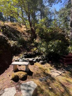 Wedgewood house cottage in Metchosin - 2