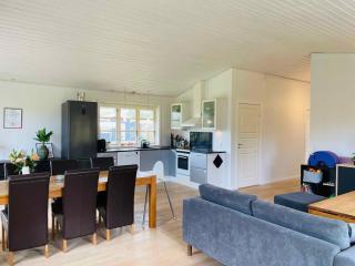 Lovely Cottage With Secluded Garden, - Rødby - 9