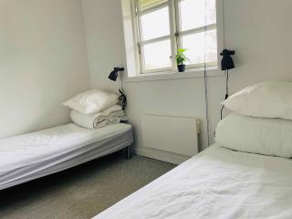 Lovely Cottage With Secluded Garden - 1