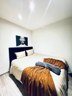 Elegant 5-BR Home Ideal for Groups & Families - Vienne - 0