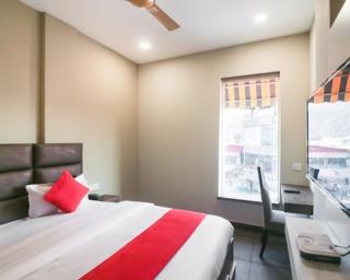 The Clock Tower Rooms & Cafe - Rishīkesh - 7