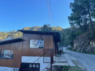 Hilltop Vista homestay - Mukteshwar - 7