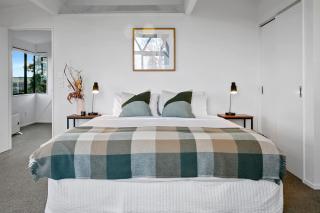 Stunning Views - Spa, Sauna and Lake Views - 9