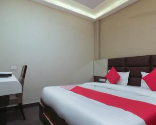 The Clock Tower Rooms & Cafe - 8