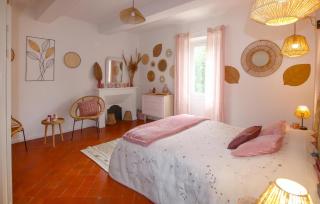 Amazing Home In Lagnes - Lagnes - 4