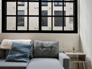 CozySuites NLG - Modern 1BR condo #31 - 9