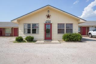 OYO Hotel Breckenridge TX Hubbard Creek Lake - 9