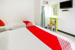 OYO 210 Apple Tree Suites - 2