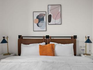 TWO CozySuites NLG with pool bowling alley sauna #14 & 15 - Minneapolis - 4