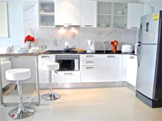 Emerald Patong 1 bedroom Modern Apartment - 1