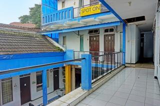 OYO Life 1711 Serayu Sumbersari Residence - Malang - 9