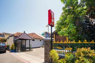 OYO 1642 Penginapan Anggrek Syariah 2 - 0