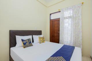 SPOT ON 2076 Hotel Stadion - 8