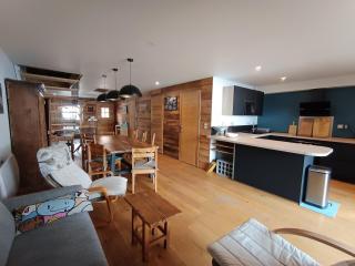 Chalet luxe refait à neuf, 50m des pistes, garage, terrasse, 125m², 8 pers, animaux acceptés - FR-1-445-192 - Montgenèvre - 0
