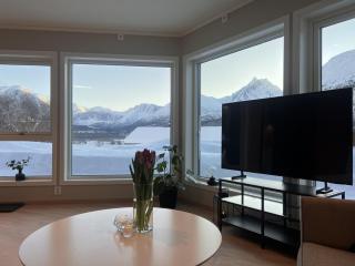 Mountain View apartment - Isfjorden - 0