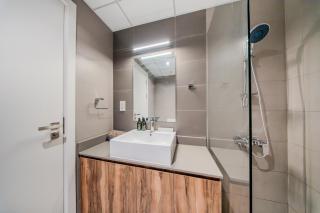 1BHK Elegant Apartment - The Artist Home - 7