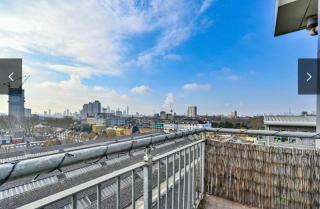 Sunset Heights Bright 2BR with City Views and Free Parking - Londra - 6