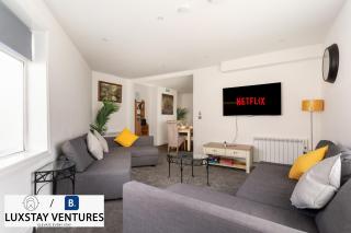 Bright and Spacious 2BR Maisonette Sleeps 8, Game Room, 5 mins to Brighton Beach and City Centre - Brighton & Hove - 9