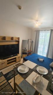 Be Housed Studio Bldg 302 - 1