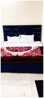 HOTEL PREMIUM KUNJ RESIDENCY Near Railway STATION MATHURA - Mathura - 3