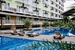 Modern Studio Near Airport Pool & Gym, Self check-in FREE Fast WiFi Netflix & Kitchen - 8