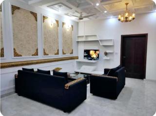 Furnished Private 1 BR Ground Floor in DHA - Lahore - 0