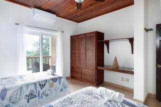 Tropical Sunset at Sunset Villas in West End - Roatán - 5