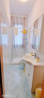 APPARTAMENTO GIALLO - OVER THE RAINBOW APARTAMENTS - LIDO di JESOLO - 4 POSTI LETTO - Lido di Jesolo - 5