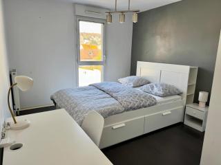 Appartement entièrement meublé de 57m Chanteloup les vignes Centre ville - 6