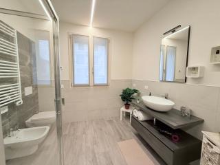 Franciacorta Bergamo Airport Suite Apartment - 8