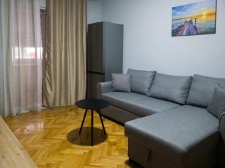 Roses Apartament - Tirana - 0