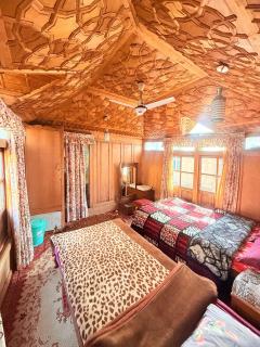 Heritage Shreen Houseboat - Srinagar - 6