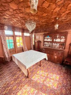 Heritage Shreen Houseboat - Srinagar - 3