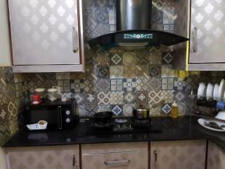 Furnished Private 1 BR Ground Floor in DHA - Lahore - 2