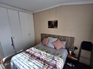 Self Catering on Edward 1 or 2 bedroom - Gillitts - 8